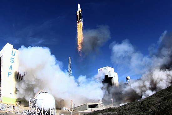 Delta IV rocket start