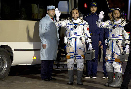 Shenzhou, Kinija, erdvėlaivis, shenzhou11 crew