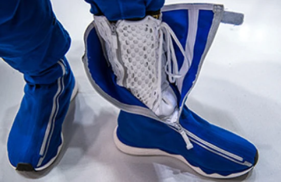 11Boeing_suite_foot