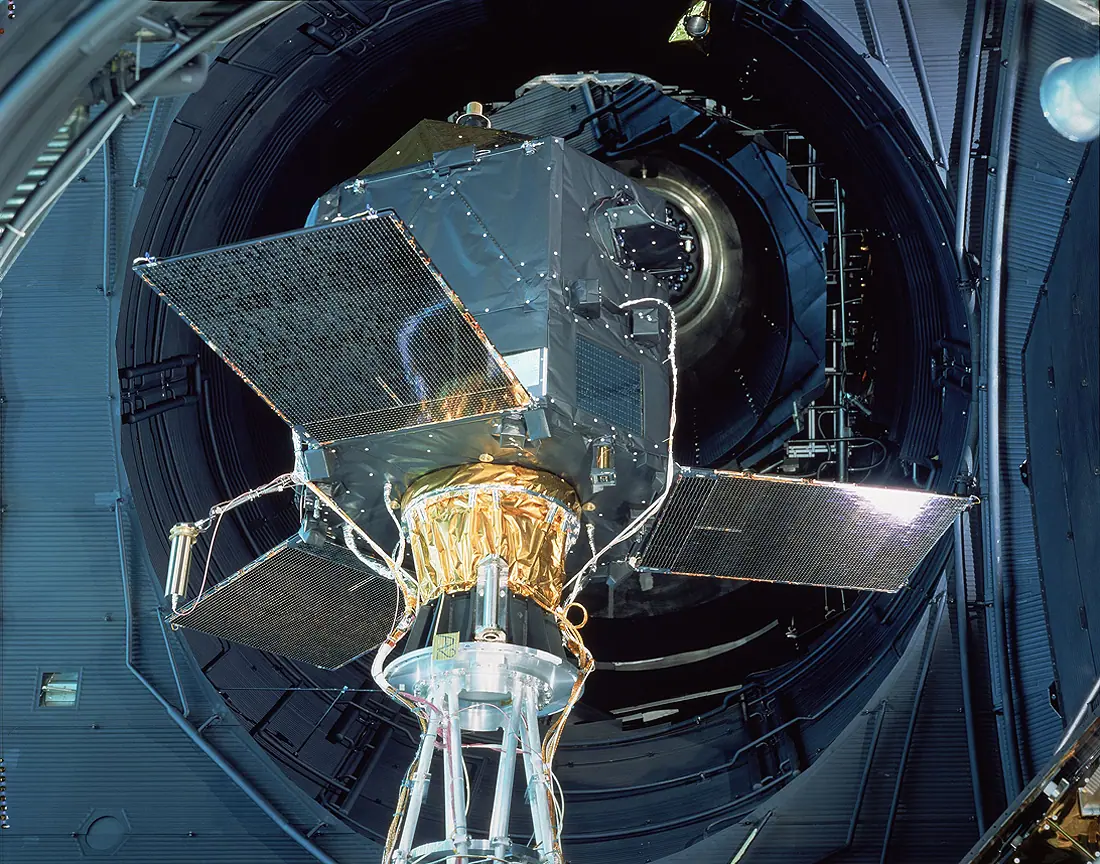 Hubble, Compton, HIPPARCOS, Newton Hubble, Compton, HIPPARCOS, Newton