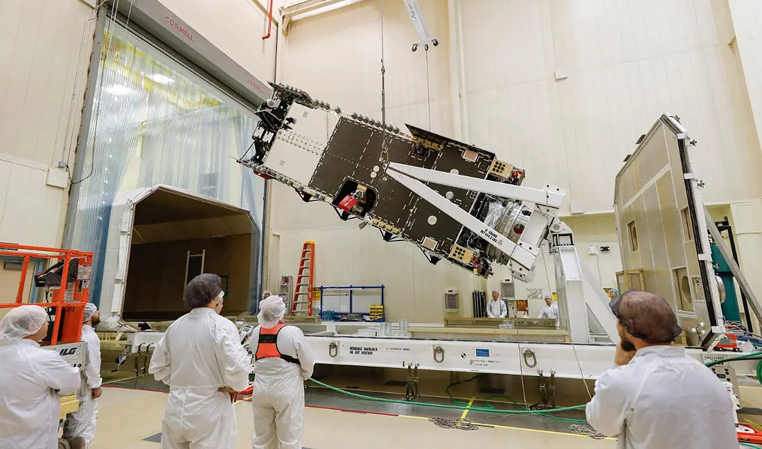 Arabsat-6A, Falcon Heavy, Space Shuttle Arabsat-6A, Falcon Heavy, Space Shuttle