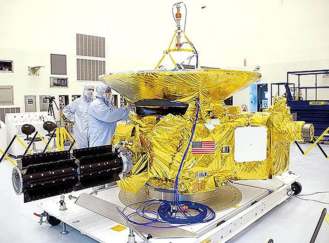 New Horizons, Pioneer, Voyager New Horizons, Pioneer, Voyager