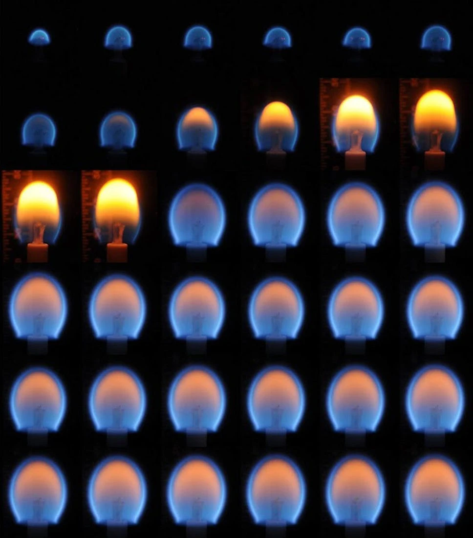 Nesvarumas, perkrovos, flame_in_microgravity