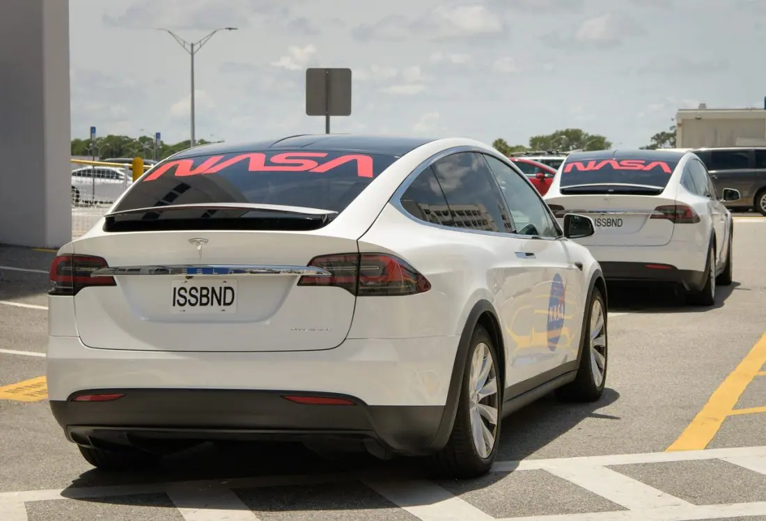 Tesla_BobBehnken_DouglasHurley NASA SpaceX, NASA, Demo-2 Tesla_BobBehnken_DouglasHurley NASA SpaceX, NASA, Demo-2