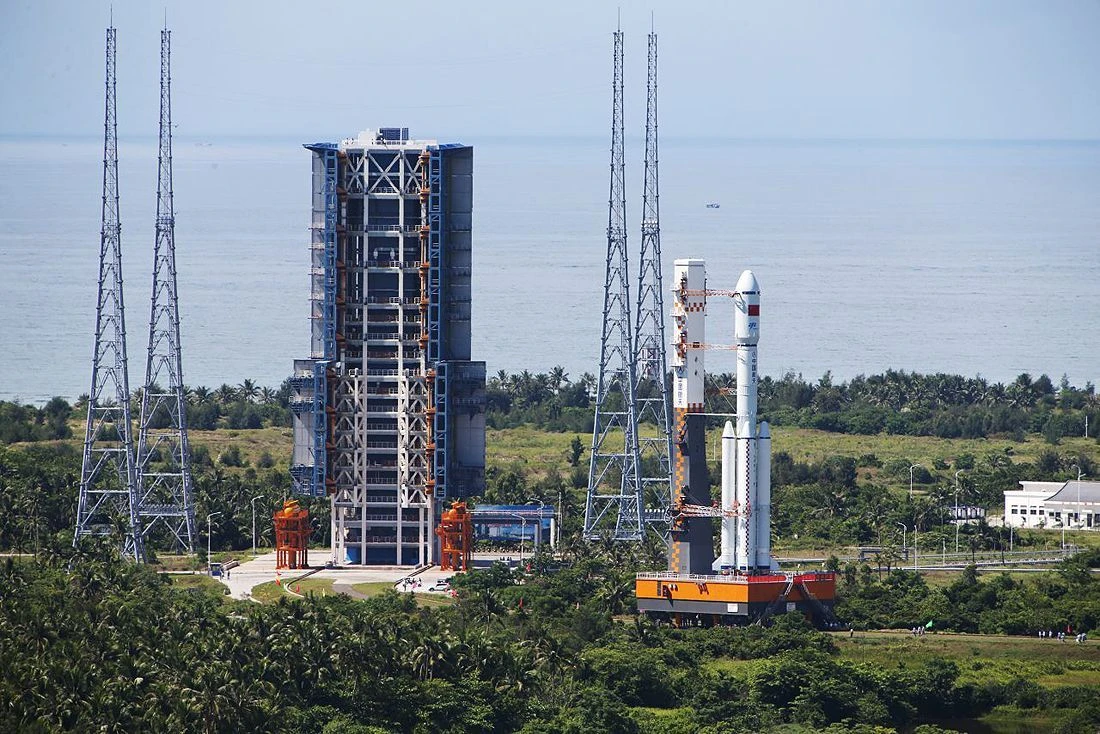 rocket_cz-7_rollout_Wenchang rocket_cz-7_rollout_Wenchang