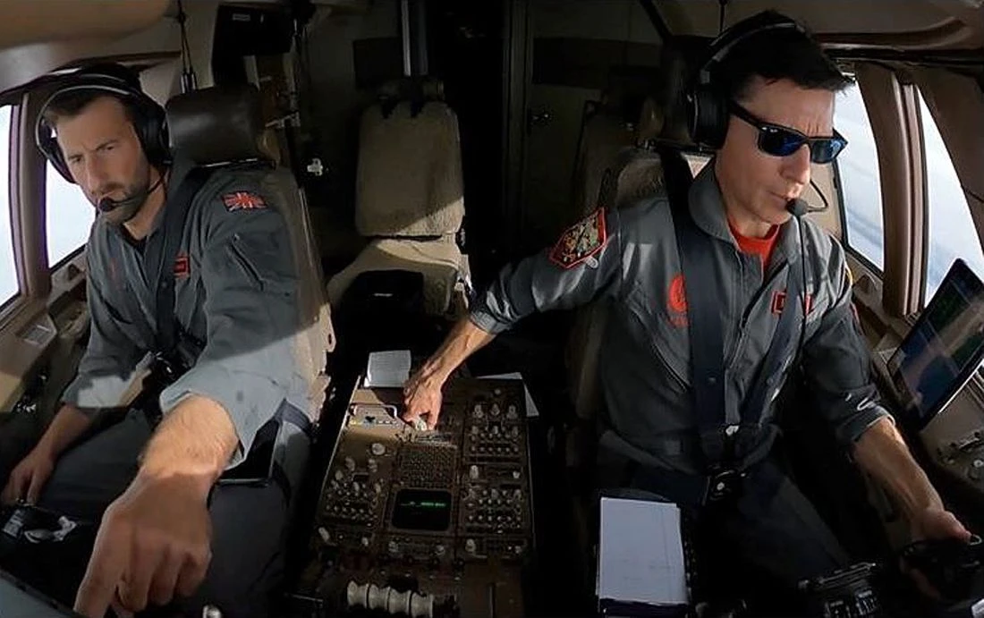 Cosmic girl inside, pilot Cosmic girl inside, pilot