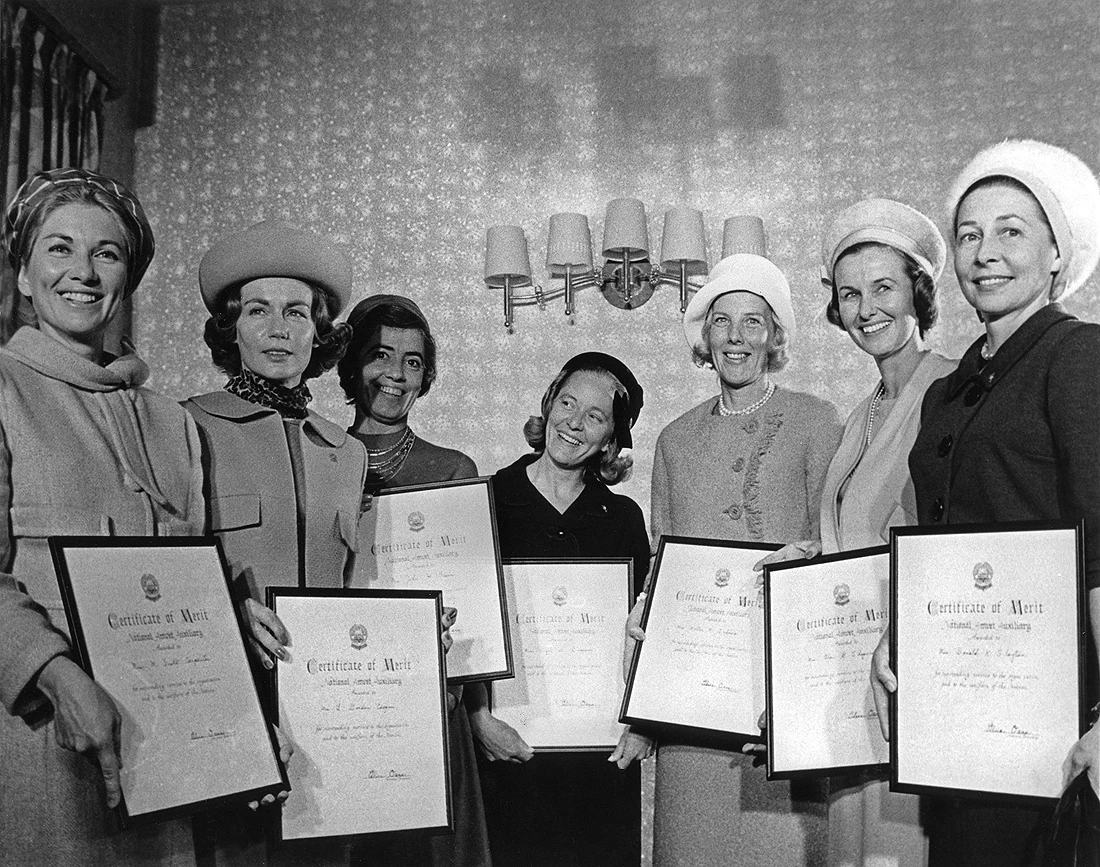 Astronautu astro-wives_Nat-Ladies Astronautu astro-wives_Nat-Ladies