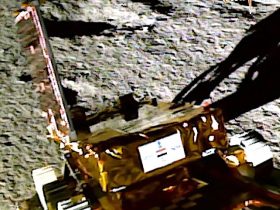 Lėkiai Rover_first_movement_with_Indian_emblem_and_flag
