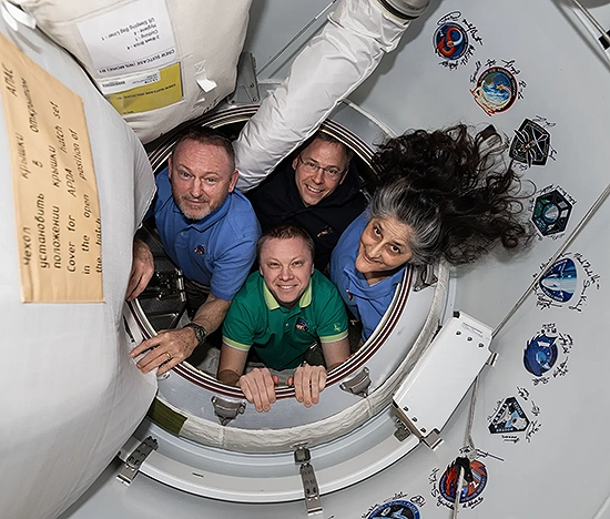 Starliner Crew-9 Dragon